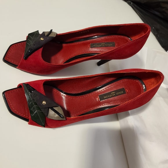 Louis Vuitton Heels - Picture 2 of 4